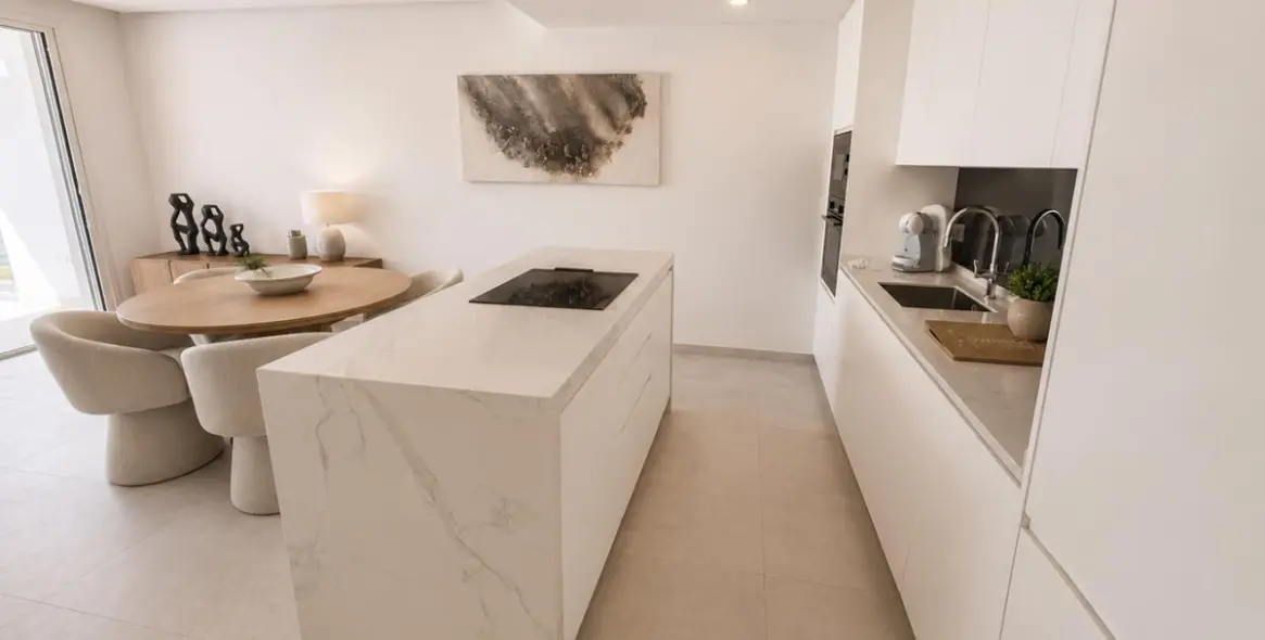 Venta de apartamento en planta media en La Cala de Mijas 7