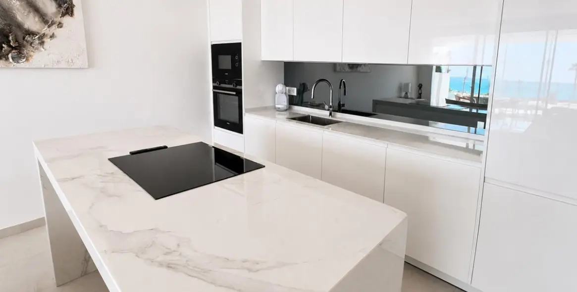 Venta de apartamento en planta media en La Cala de Mijas 8