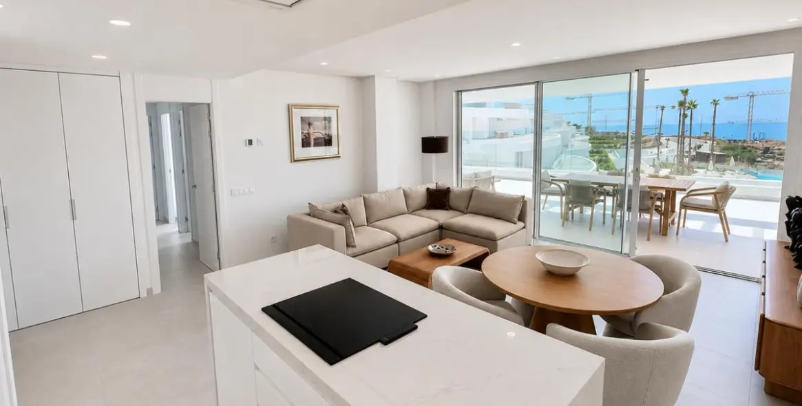 Venta de apartamento en planta media en La Cala de Mijas 9