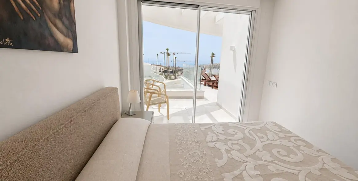 Venta de apartamento en planta media en La Cala de Mijas 14