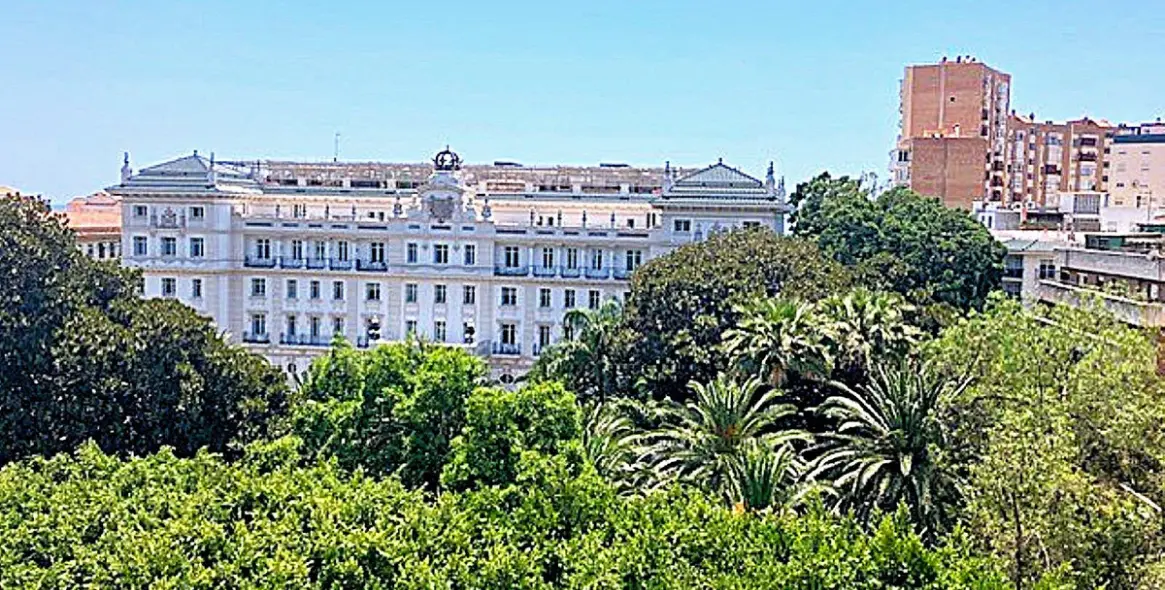 Venta de apartamento en planta media en Malagueta 1