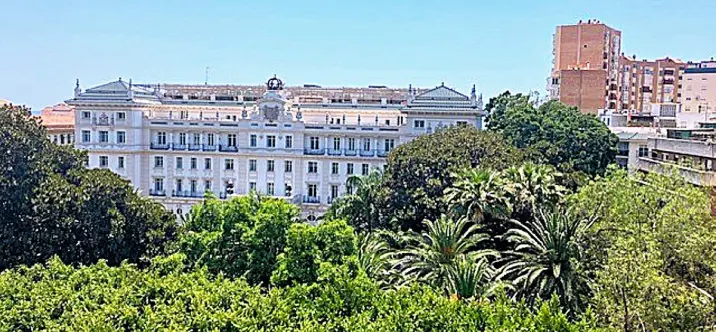 Venta de apartamento en planta media en Malagueta 0