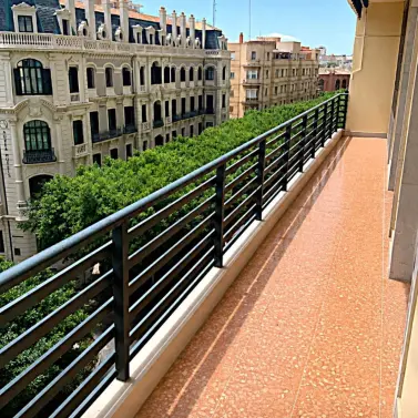 Venta de apartamento en planta media en Malagueta