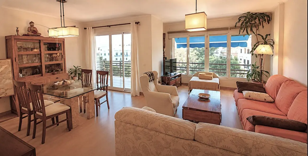 Venta de apartamento en planta media en Malagueta 4