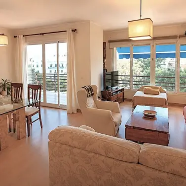 Venta de apartamento en planta media en Malagueta