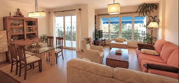 Venta de apartamento en planta media en Malagueta 3