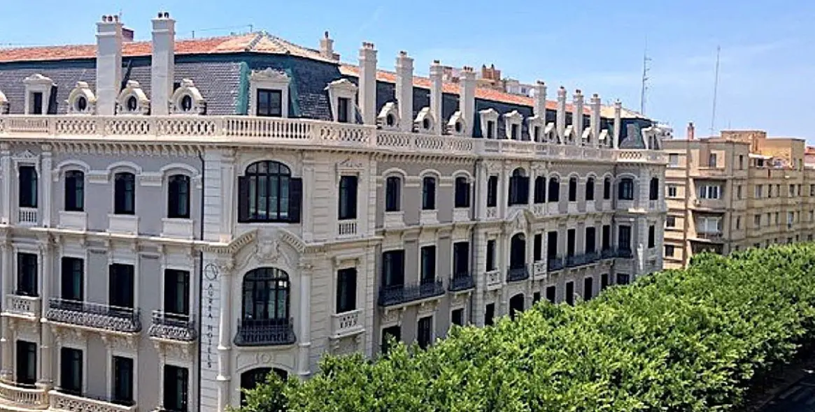 Venta de apartamento en planta media en Malagueta 6