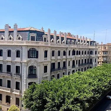 Venta de apartamento en planta media en Malagueta