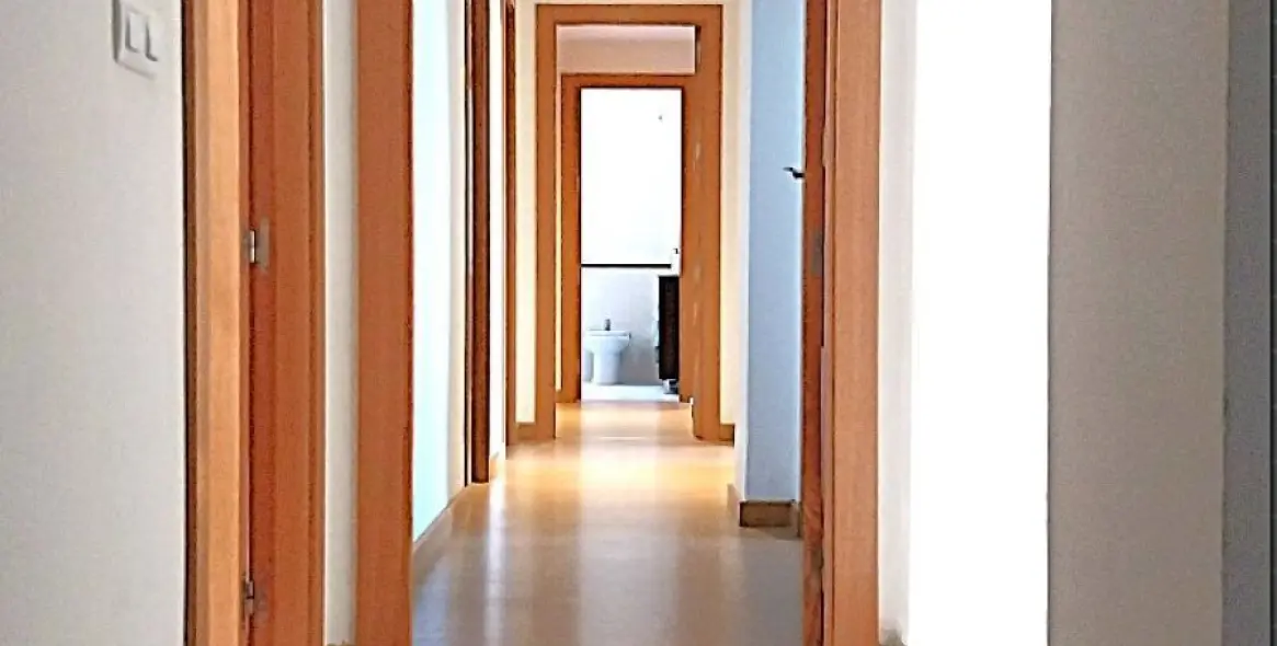 Venta de apartamento en planta media en Malagueta 8