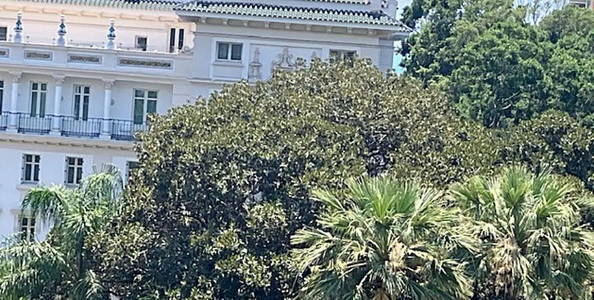 Venta de apartamento en planta media en Malagueta 12