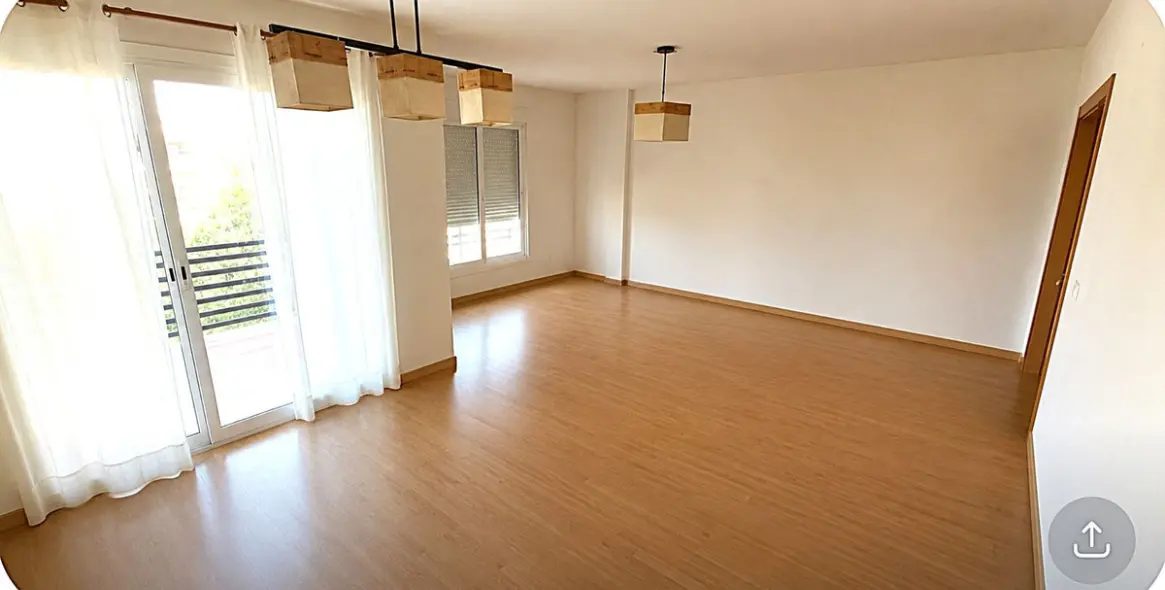 Venta de apartamento en planta media en Malagueta 15