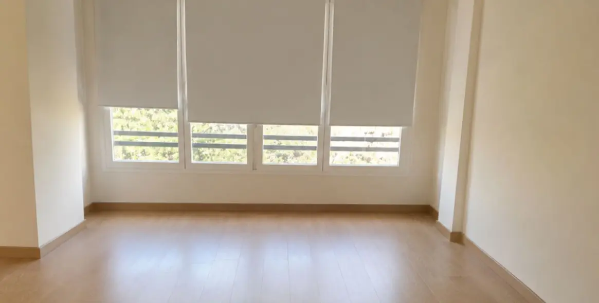 Venta de apartamento en planta media en Malagueta 16