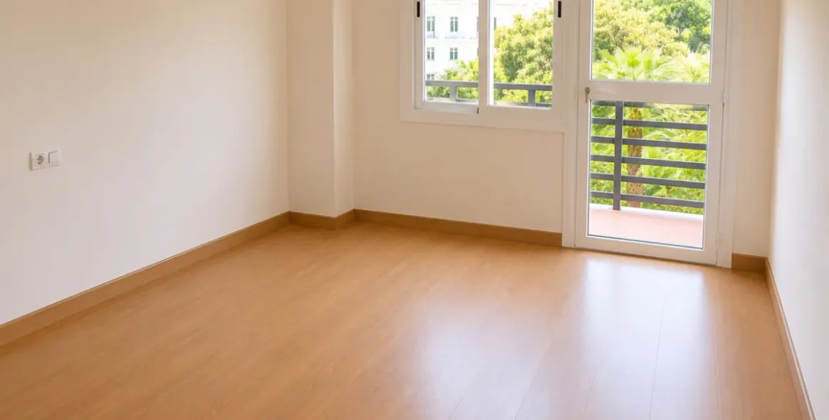 Venta de apartamento en planta media en Malagueta 20