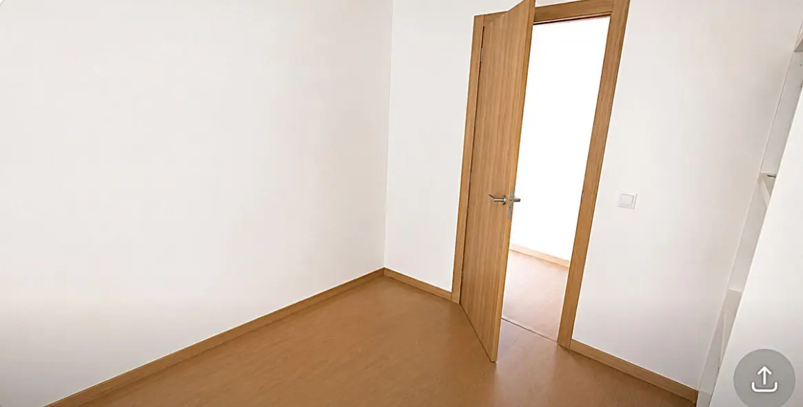 Venta de apartamento en planta media en Malagueta 25