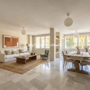 Venta de apartamento en planta media en Limonar