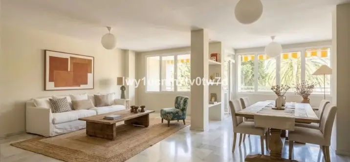 Venta de apartamento en planta media en Limonar 0
