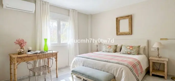 Venta de apartamento en planta media en Limonar 3