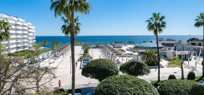 Venta de apartamento en planta media en Marbella 0