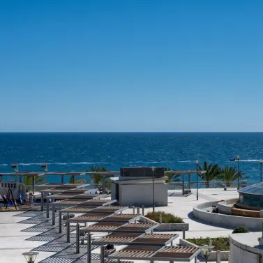 Venta de apartamento en planta media en Marbella