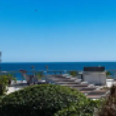 Venta de apartamento en planta media en Marbella