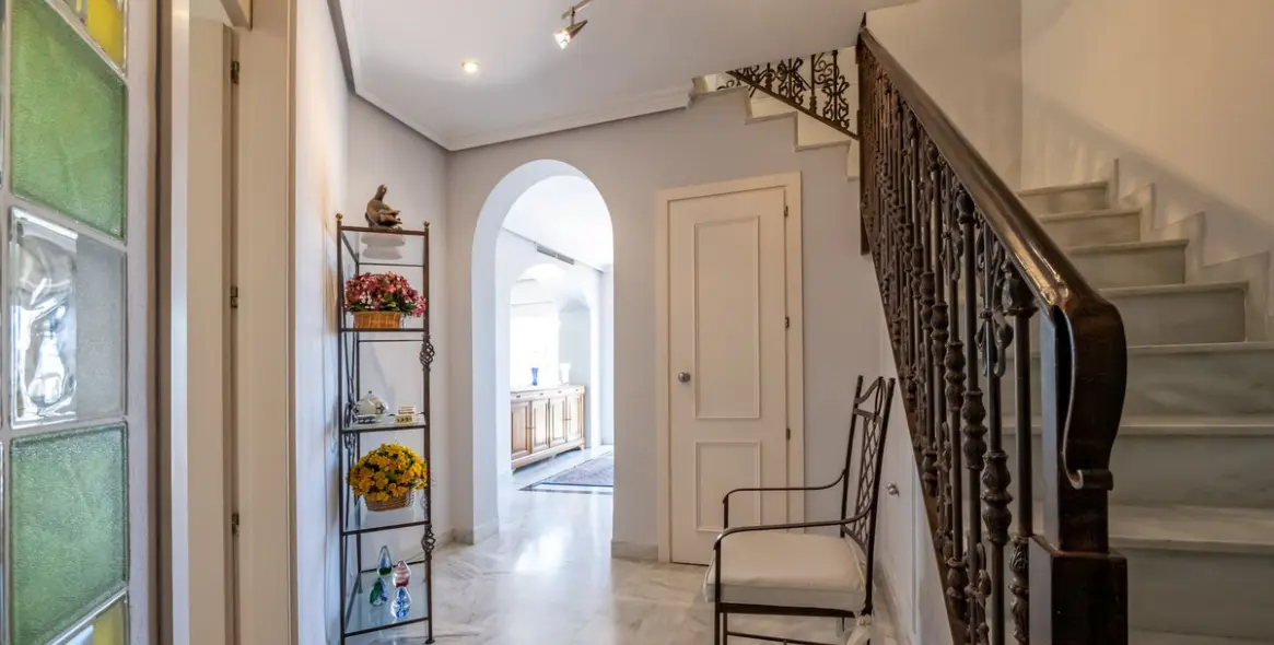 Venta de apartamento en planta media en Marbella 12