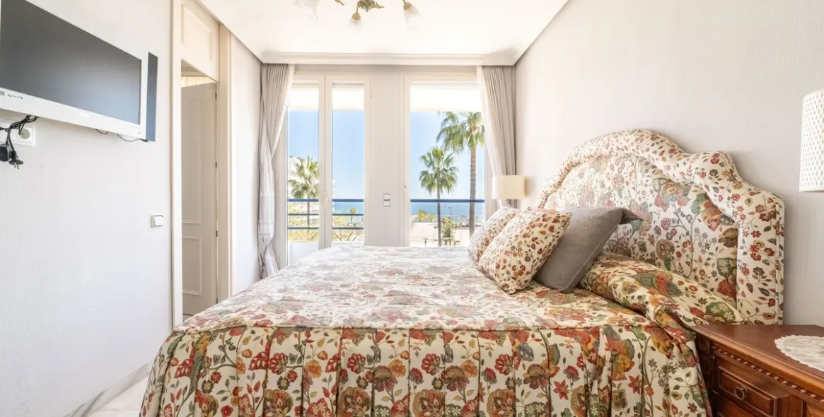 Venta de apartamento en planta media en Marbella 14