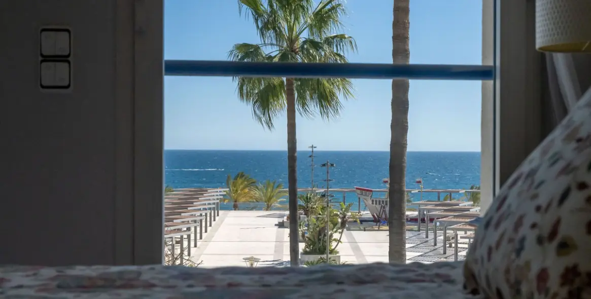Venta de apartamento en planta media en Marbella 16