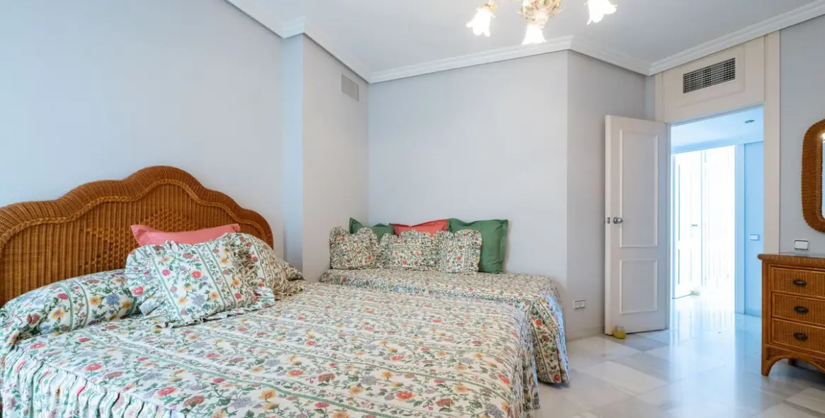 Venta de apartamento en planta media en Marbella 21