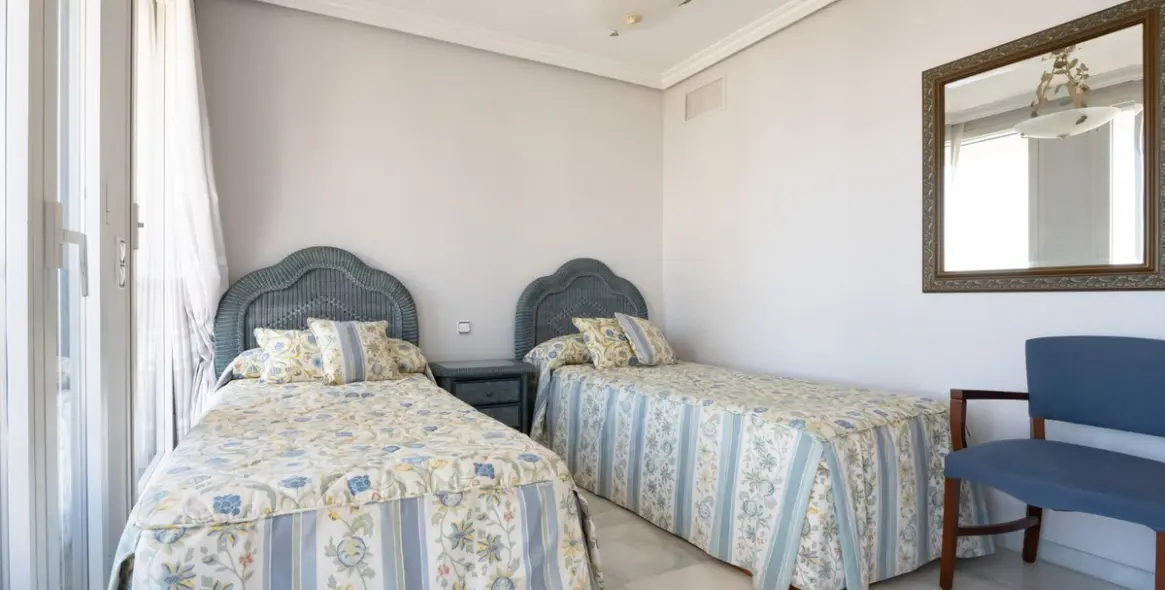 Venta de apartamento en planta media en Marbella 26