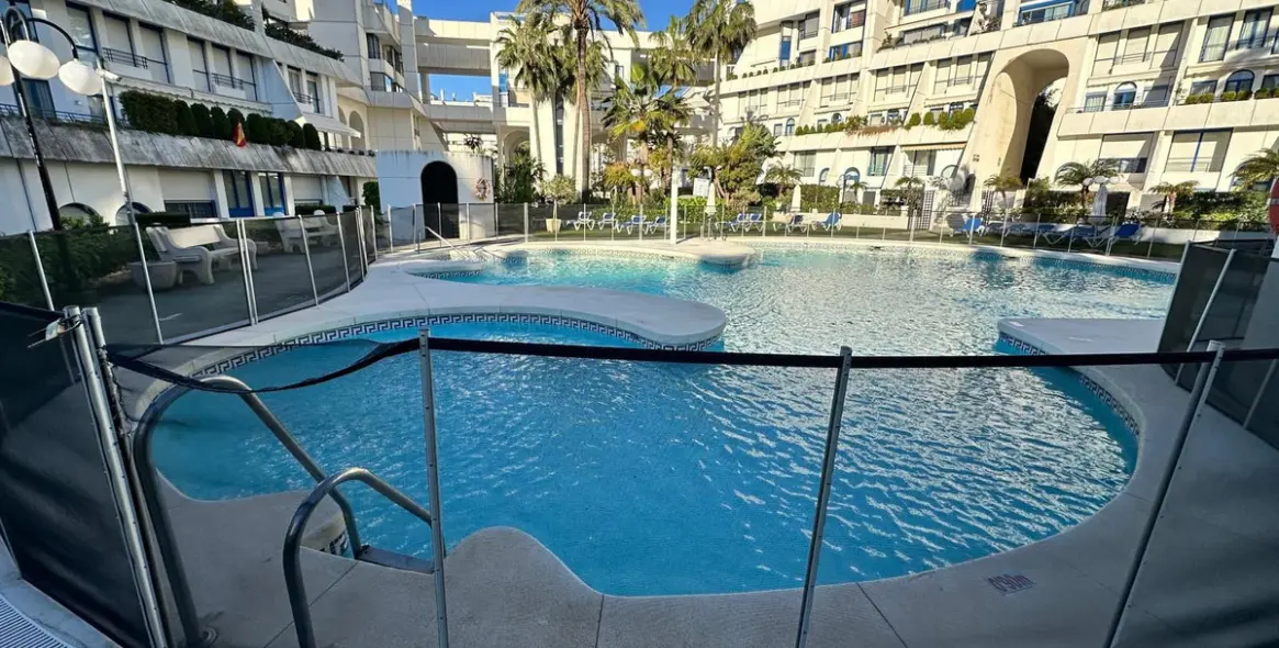 Venta de apartamento en planta media en Marbella 28