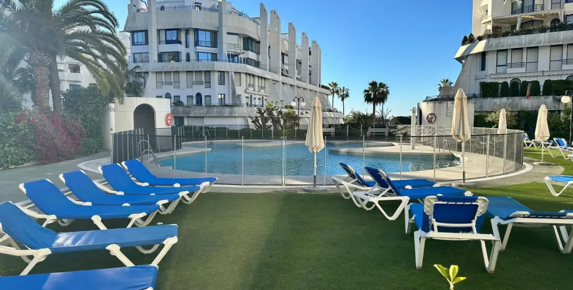 Venta de apartamento en planta media en Marbella 29