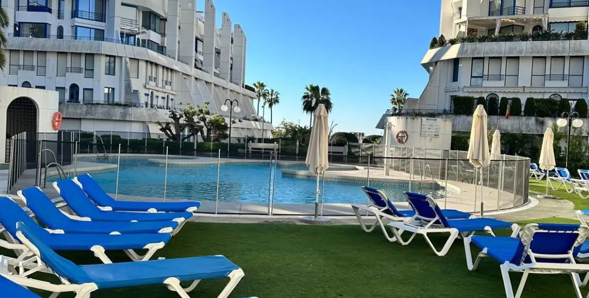 Venta de apartamento en planta media en Marbella 32