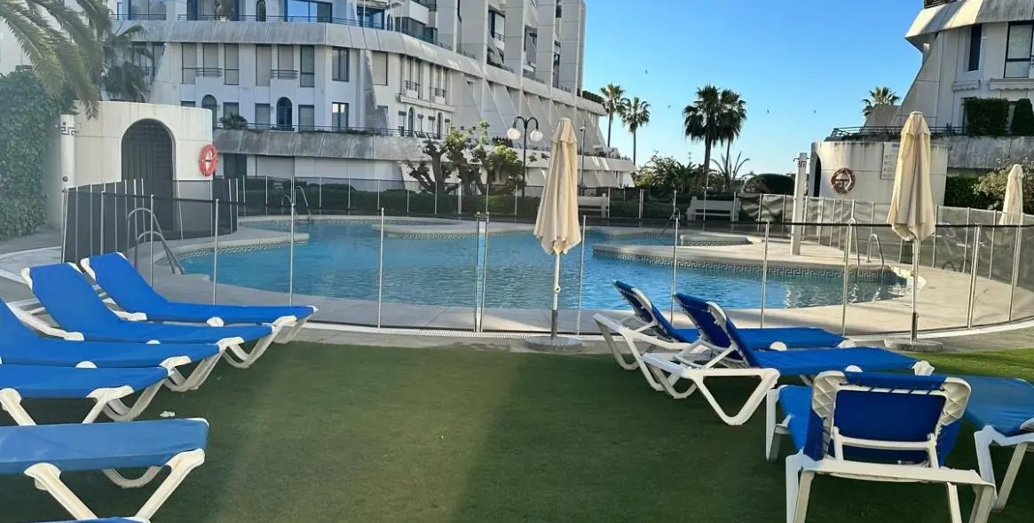 Venta de apartamento en planta media en Marbella 35