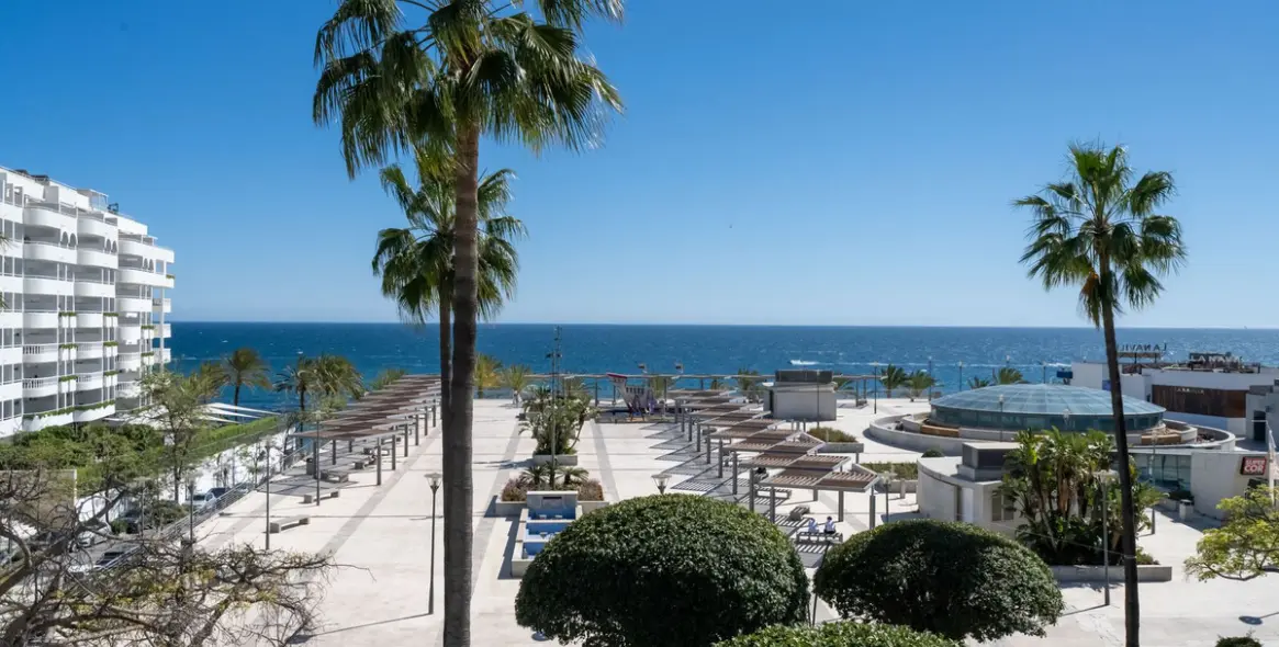 Venta de apartamento en planta media en Marbella 48