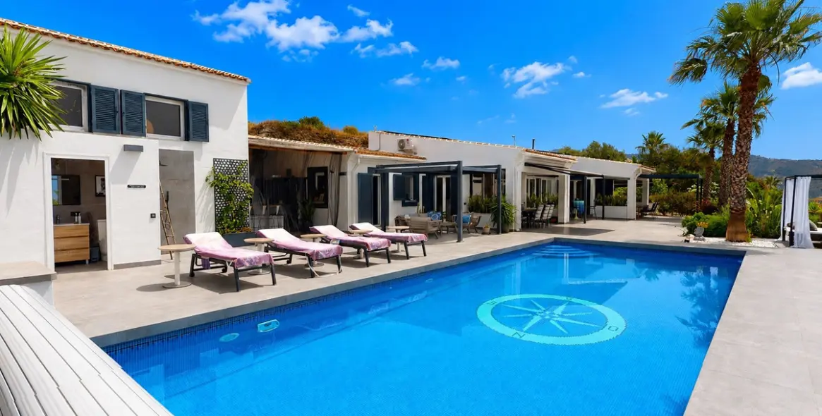Venta de villa independiente en Algarrobo 1