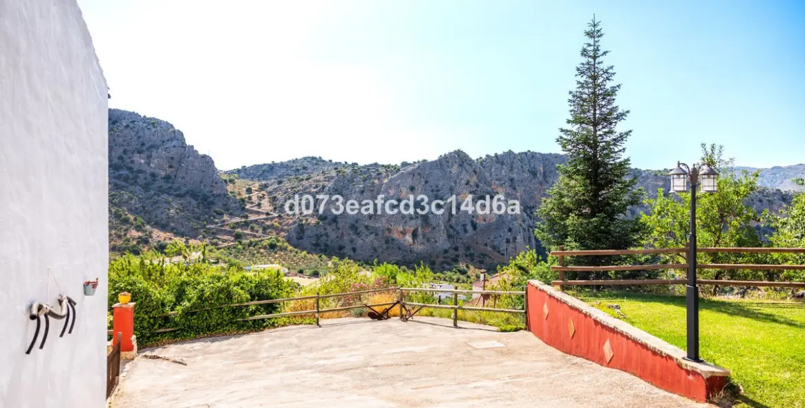 Venta de otros en Montejaque 11
