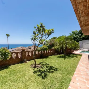 Venta de villa independiente en Riviera del Sol