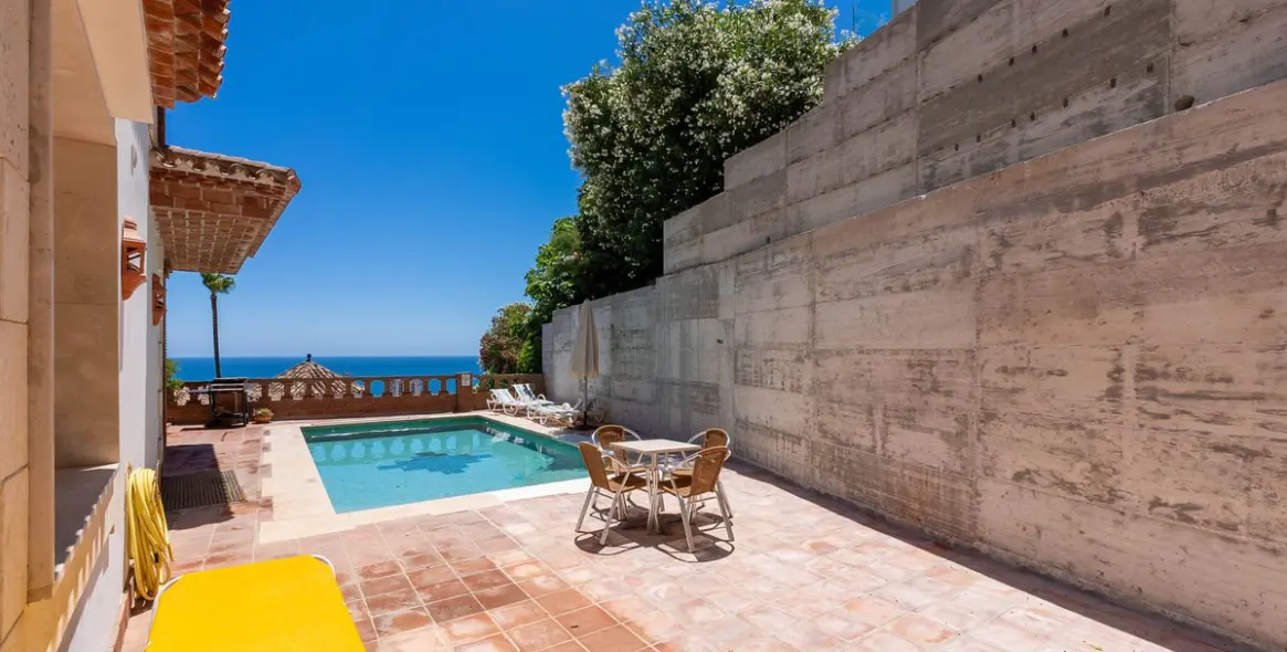 Venta de villa independiente en Riviera del Sol 3