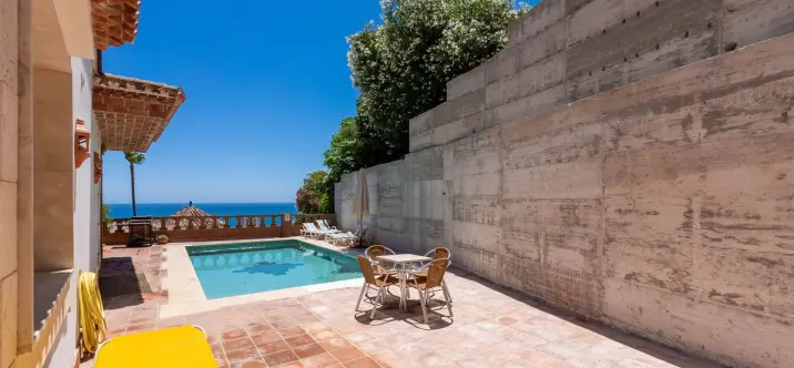 Venta de villa independiente en Riviera del Sol 2