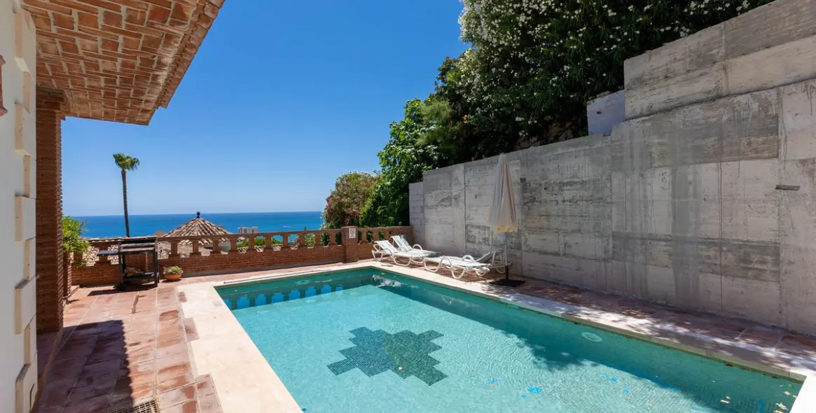 Venta de villa independiente en Riviera del Sol 4