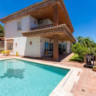 Venta de villa independiente en Riviera del Sol