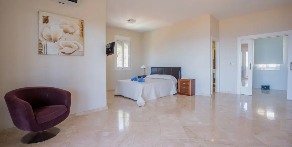 Venta de villa independiente en Riviera del Sol 14