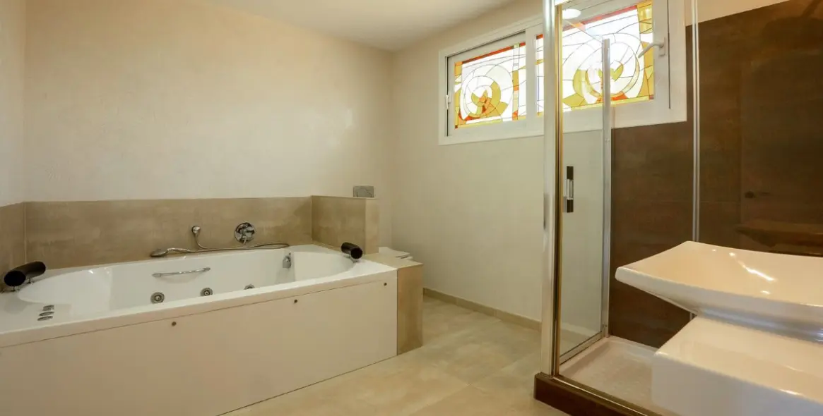 Venta de villa independiente en Riviera del Sol 15