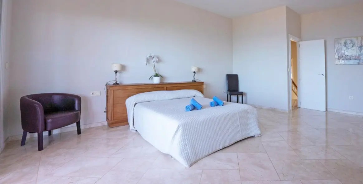 Venta de villa independiente en Riviera del Sol 23