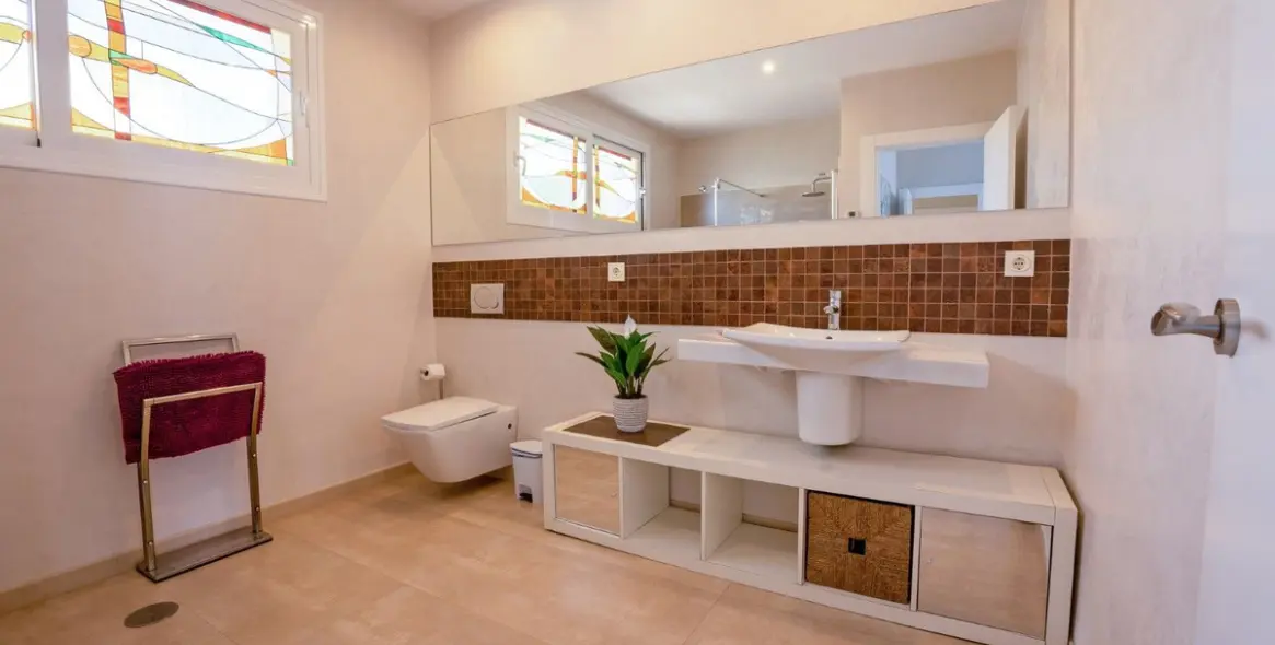Venta de villa independiente en Riviera del Sol 25