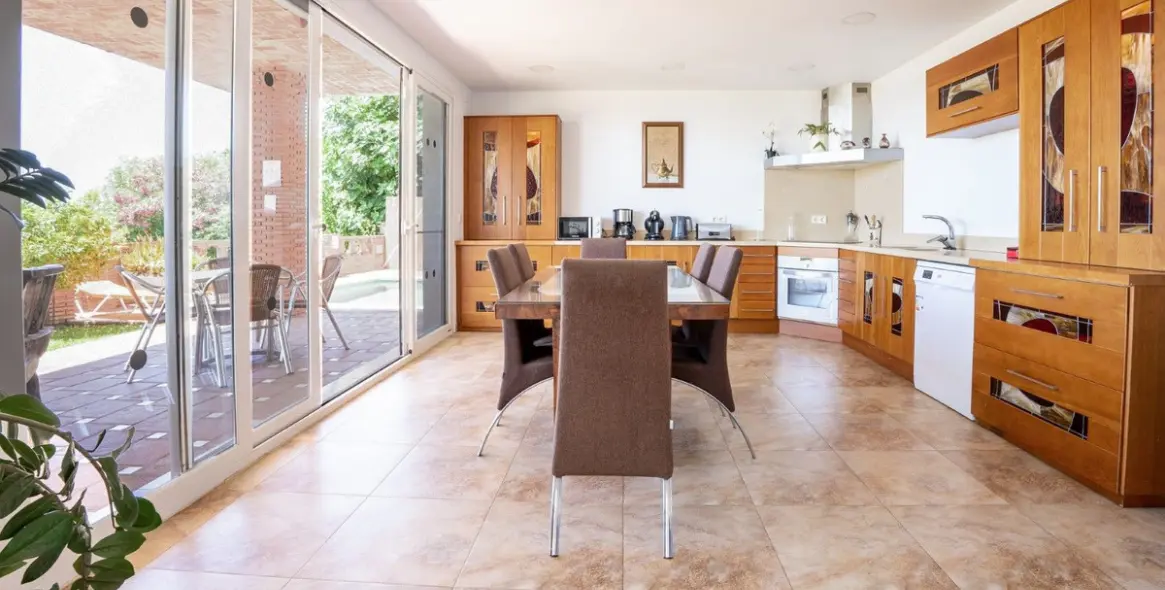 Venta de villa independiente en Riviera del Sol 28