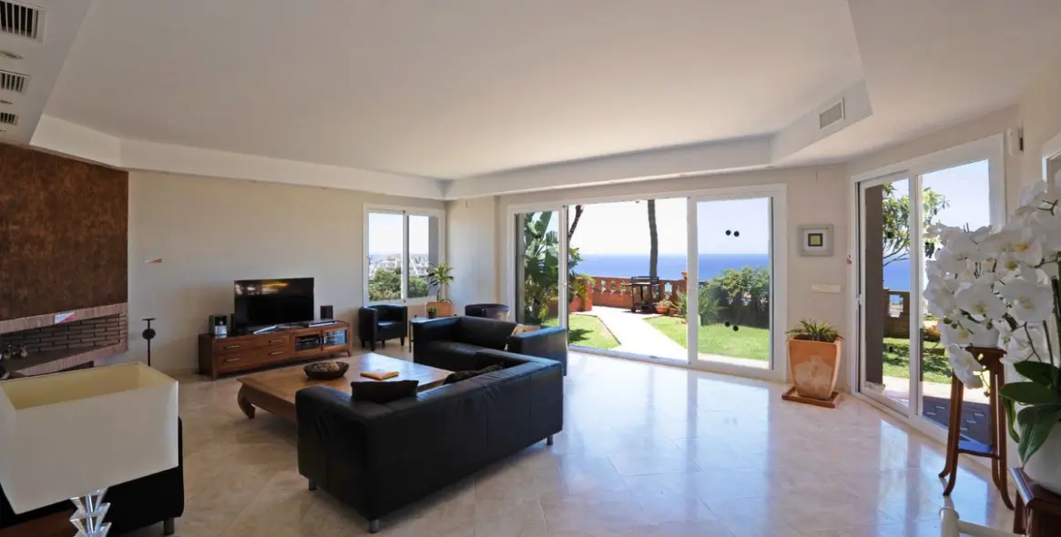 Venta de villa independiente en Riviera del Sol 31