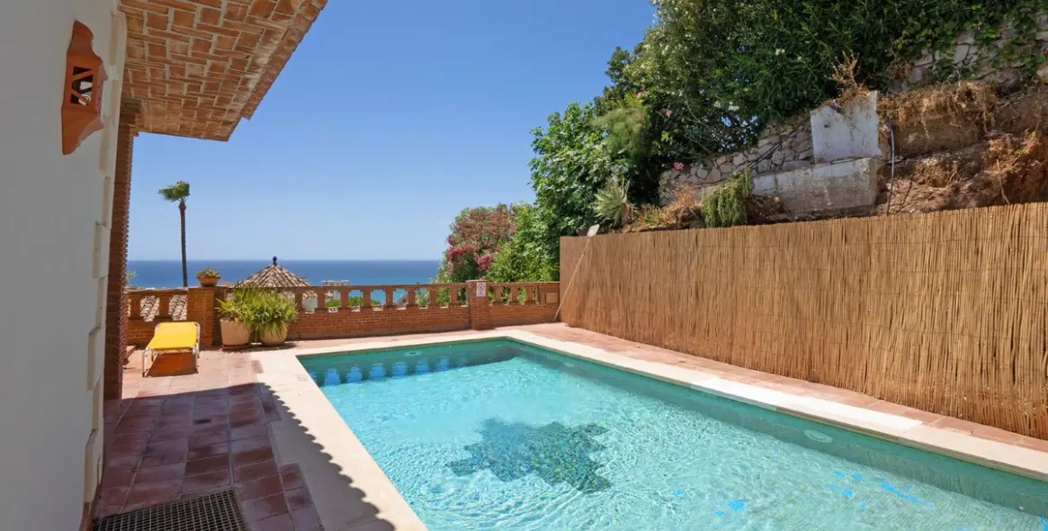 Venta de villa independiente en Riviera del Sol 35