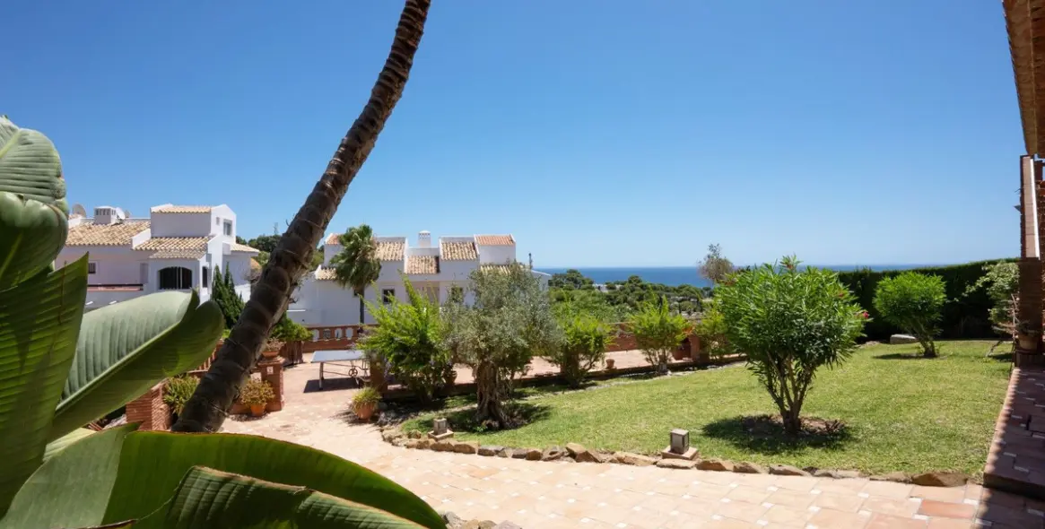 Venta de villa independiente en Riviera del Sol 48