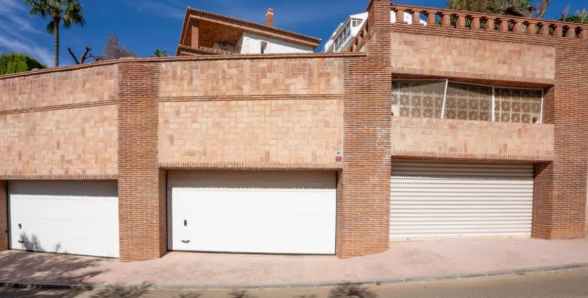 Venta de villa independiente en Riviera del Sol 72